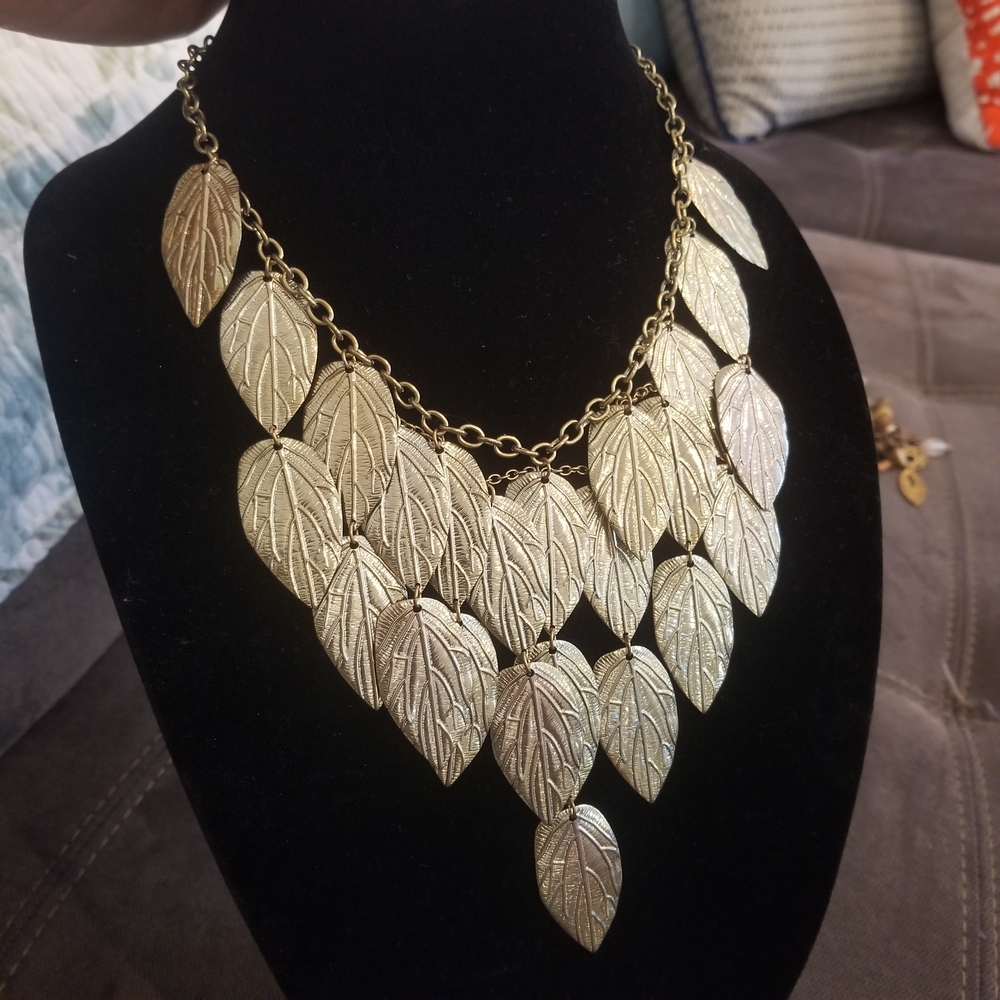 Vintage Gold Leaf Layered Necklace Metal - Picture 2 of 4